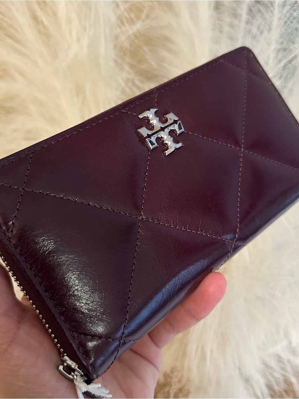 Tory Burch KIRA DIAMOND QUILT DISTRESSED ZIP CONTINENTAL WALLET